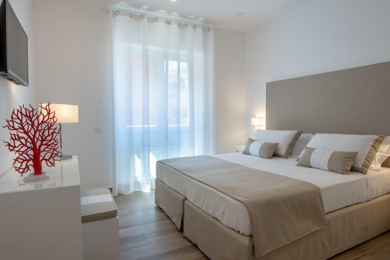 Solymar Apartments ซอร์เรนโต ภายนอก รูปภาพ