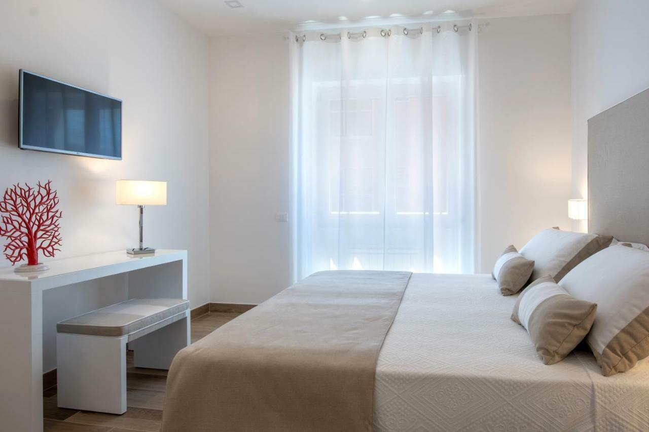 Solymar Apartments ซอร์เรนโต ภายนอก รูปภาพ